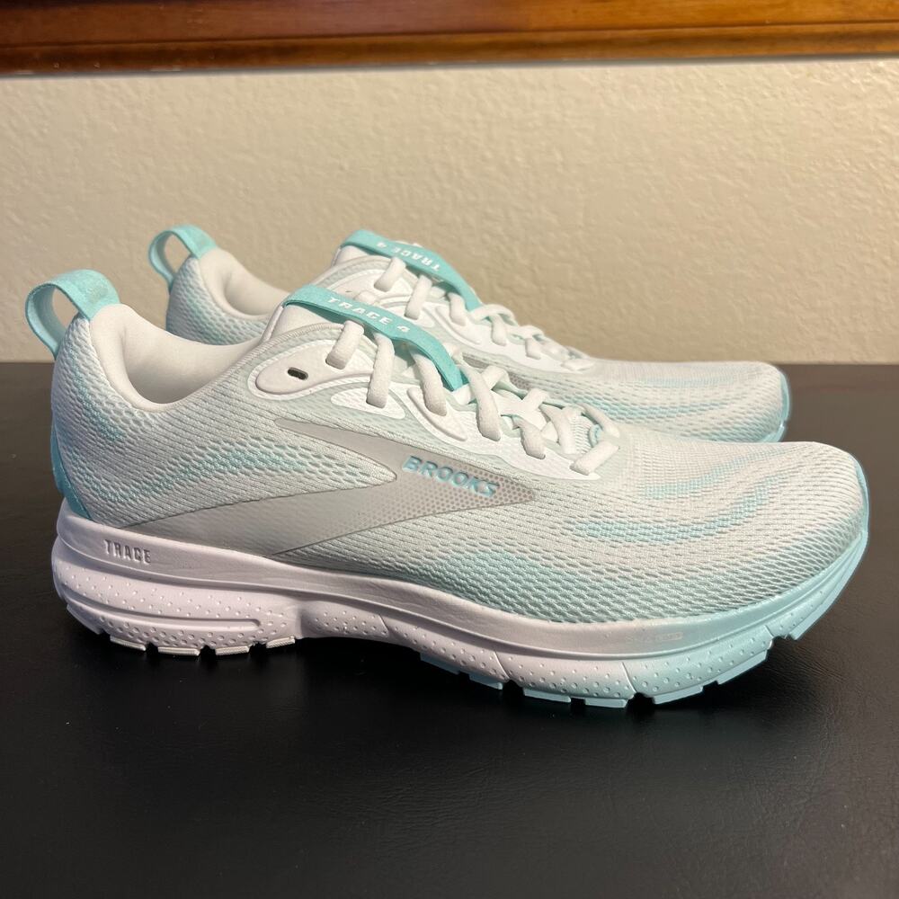 Brooks Trace 4 Womens Size 9 Blue White Athletic Running Walking Shoes Sneakers